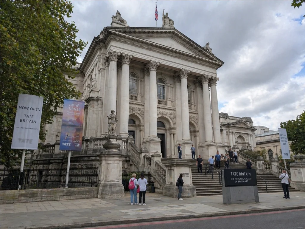 Tate Britain exterior in London for private museum tours and guided art visits
